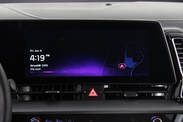 Photo of 2023 Glacial White Pearl Kia Sportage
