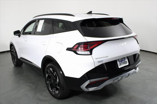 Photo of 2023 Glacial White Pearl Kia Sportage