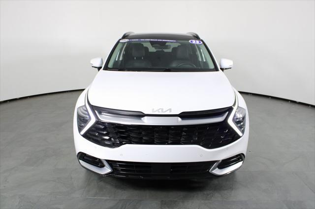 Photo of 2023 Glacial White Pearl Kia Sportage
