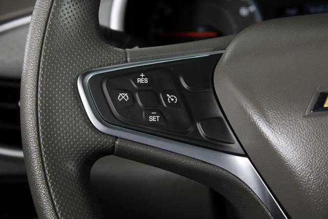 Photo of 2019 Summit White Chevrolet Malibu