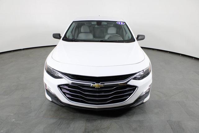 Photo of 2019 Summit White Chevrolet Malibu