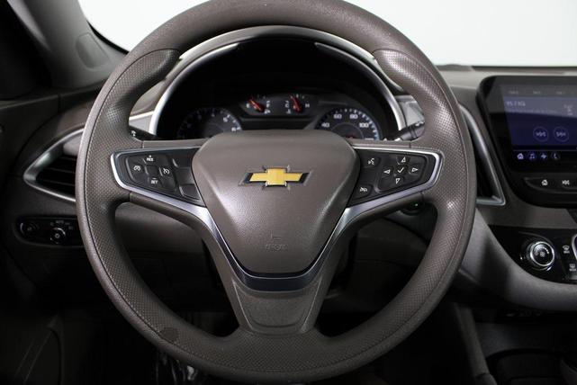 Photo of 2019 Summit White Chevrolet Malibu