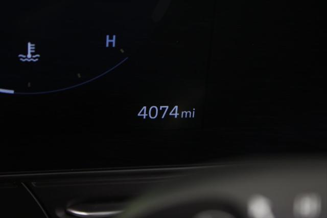 Photo of 2024 Soultronic Orange Pearl Hyundai KONA