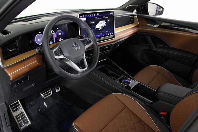 Photo of 2025 Avocado Green w/Deep Black Roof Volkswagen Tiguan
