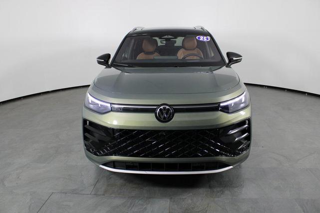 Photo of 2025 Avocado Green w/Deep Black Roof Volkswagen Tiguan