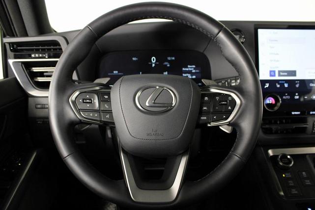 Photo of 2024 Earth/Black Lexus GX 550