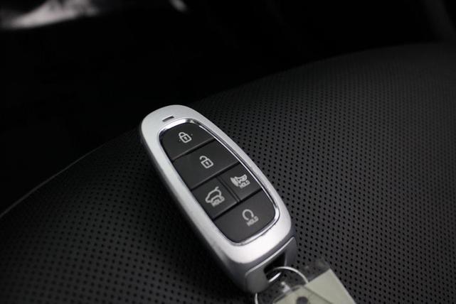 Photo of 2022 Phantom Black Hyundai TUCSON