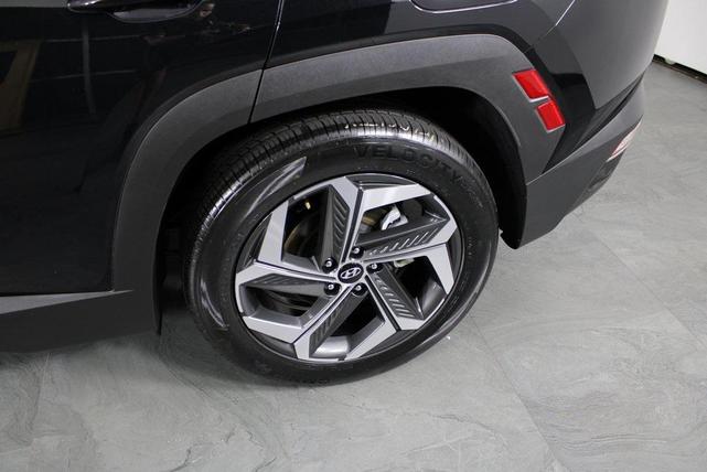 Photo of 2022 Phantom Black Hyundai TUCSON