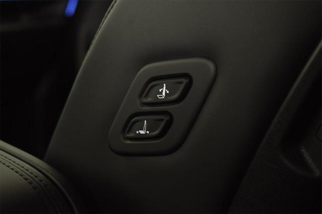 Photo of 2025 Shimmering Silver Hyundai SANTA FE HEV