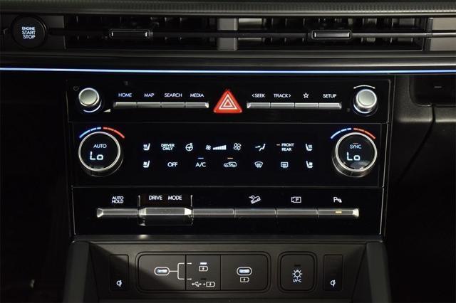 Photo of 2025 Shimmering Silver Hyundai SANTA FE HEV