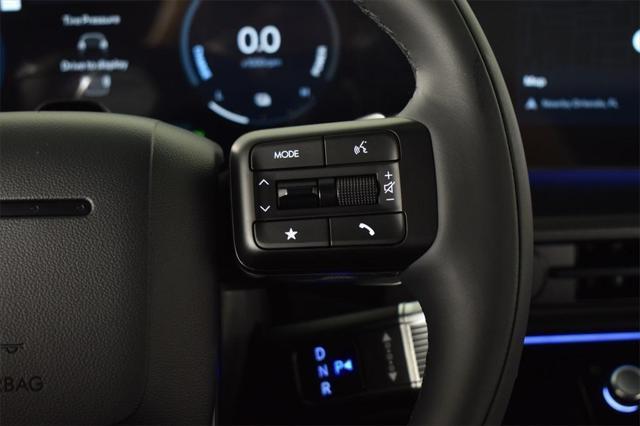 Photo of 2025 Shimmering Silver Hyundai SANTA FE HEV