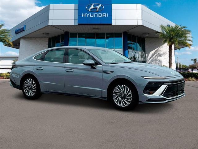 Photo of 2025 Transmission Blue Hyundai SONATA Hybrid