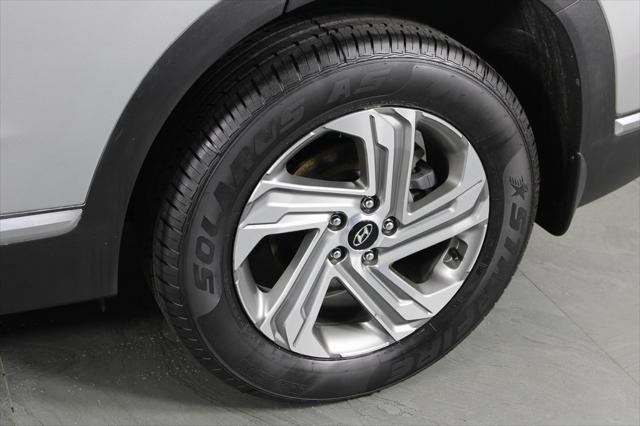 Photo of 2022 Shimmering Silver Hyundai SANTA FE