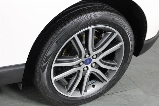 Photo of 2019 WHITE PLATINUM MET TRI-COAT Ford Edge