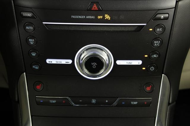Photo of 2019 WHITE PLATINUM MET TRI-COAT Ford Edge