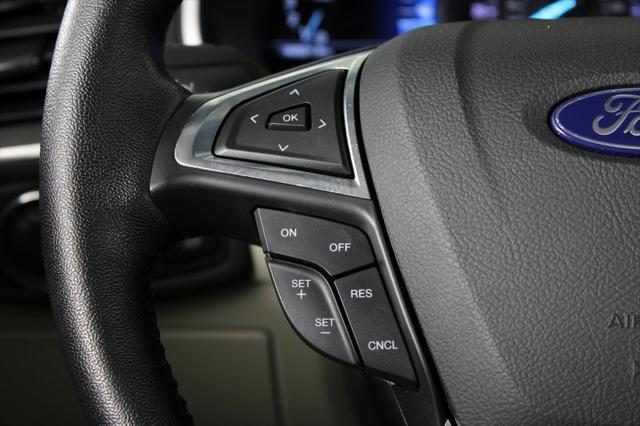 Photo of 2019 WHITE PLATINUM MET TRI-COAT Ford Edge