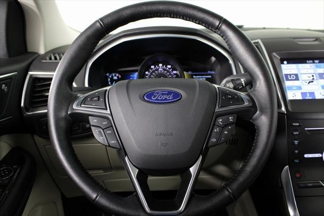Photo of 2019 WHITE PLATINUM MET TRI-COAT Ford Edge
