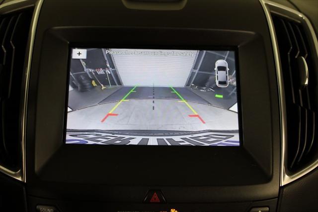 Photo of 2019 WHITE PLATINUM MET TRI-COAT Ford Edge