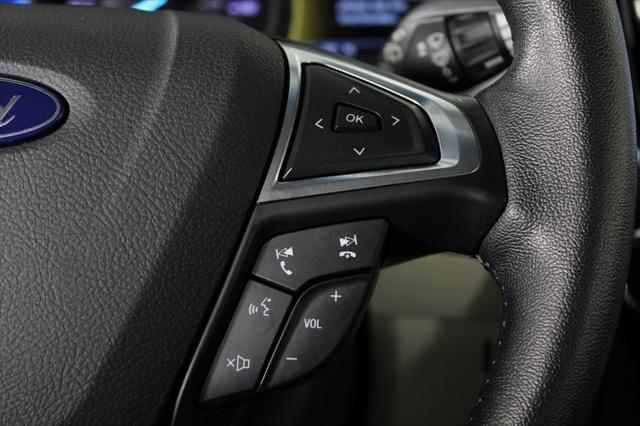 Photo of 2019 WHITE PLATINUM MET TRI-COAT Ford Edge