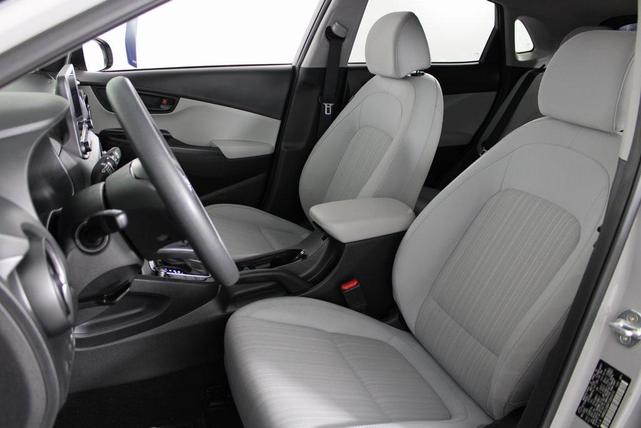 Photo of 2023 Cyber Silver w/Black Roof Hyundai KONA