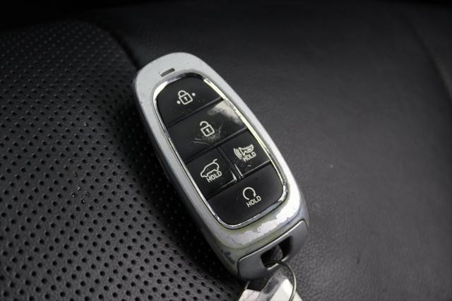 Photo of 2021 Shimmering Silver Hyundai SANTA FE