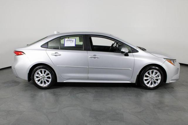 Photo of 2022 Classic Silver Metallic Toyota Corolla