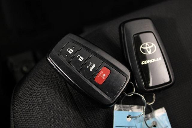 Photo of 2022 Classic Silver Metallic Toyota Corolla