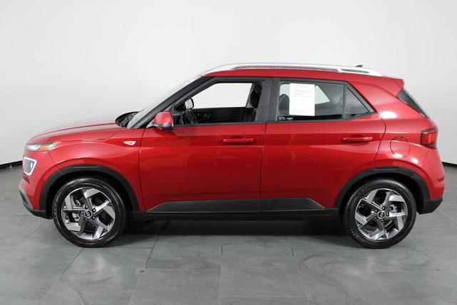 Photo of 2022 Scarlet Red Pearl Hyundai VENUE