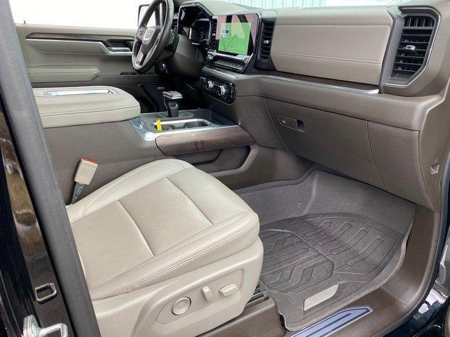 Photo of 2022 Onyx Black GMC Sierra 1500