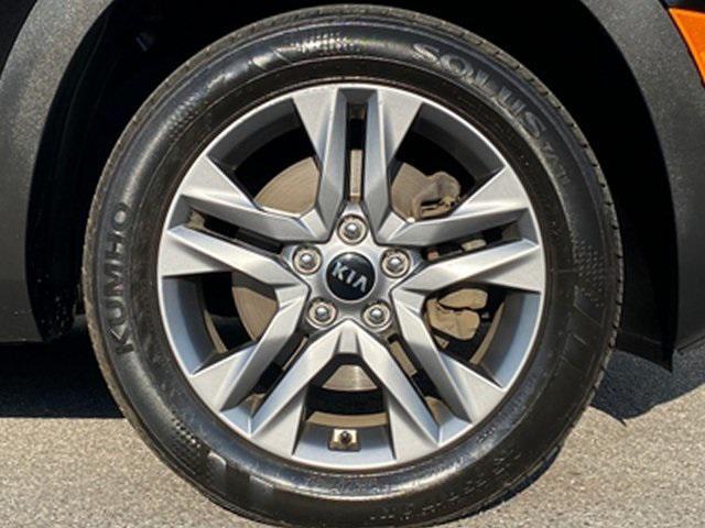 Photo of 2021 Cherry Black Kia Seltos