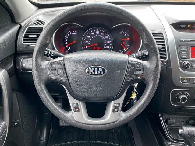 Photo of 2015 Ebony Black Kia Sorento