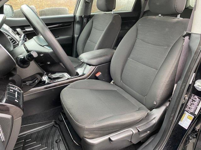 Photo of 2015 Ebony Black Kia Sorento