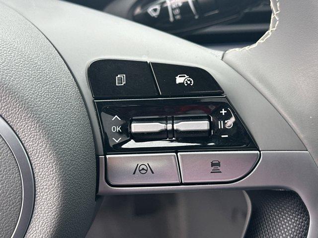 Photo of 2024 White Hyundai ELANTRA