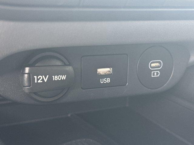 Photo of 2024 White Hyundai ELANTRA
