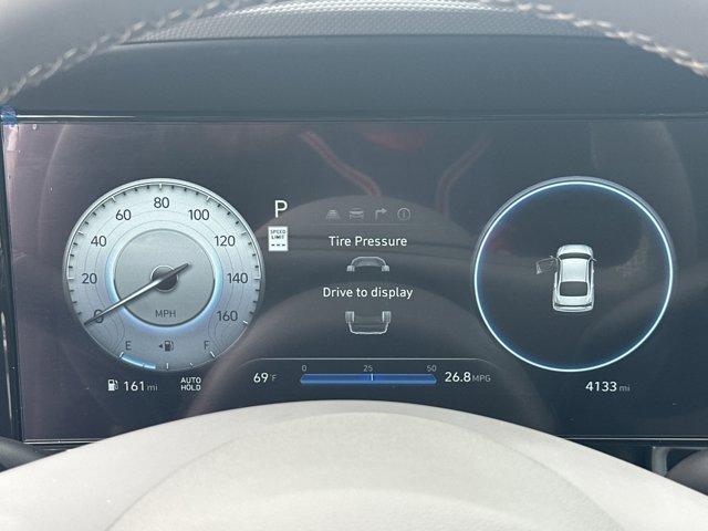 Photo of 2024 White Hyundai ELANTRA