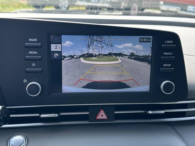 Photo of 2025 White Hyundai ELANTRA