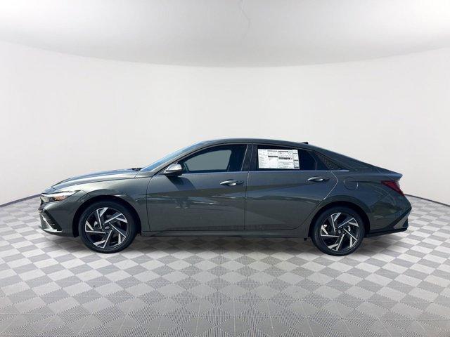 Photo of 2025 Amazon Gray Hyundai ELANTRA