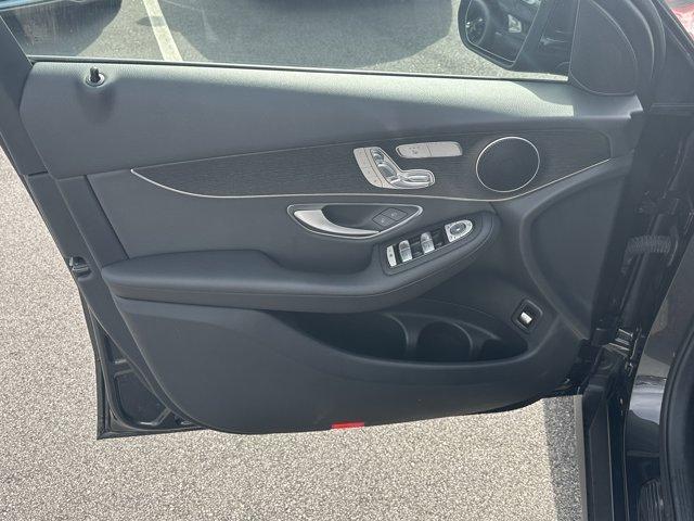 Photo of 2022 Black Mercedes-Benz GLC 300