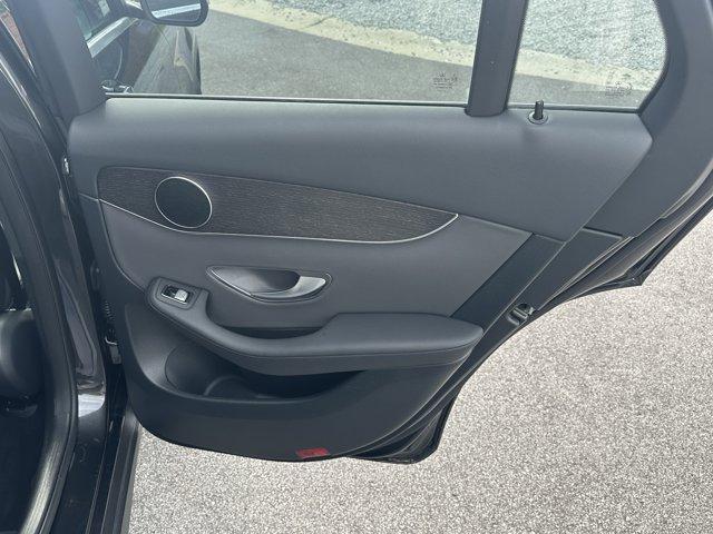 Photo of 2022 Black Mercedes-Benz GLC 300