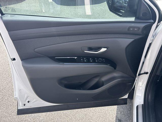 Photo of 2025 Serenity White Pearl Hyundai TUCSON