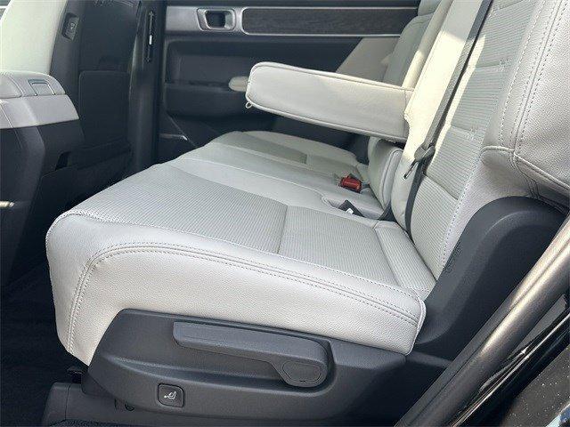 Photo of 2024 Phantom Black Hyundai SANTA FE