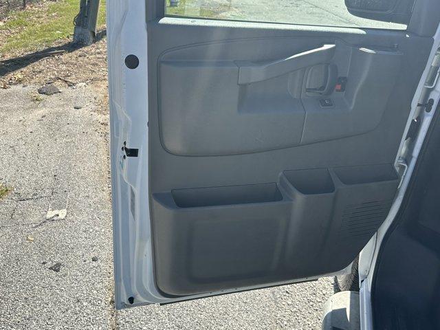 Photo of 2023 Summit White GMC Savana 2500