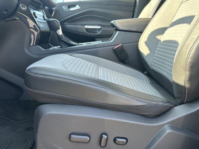 Photo of 2017 Shadow Black Ford Escape