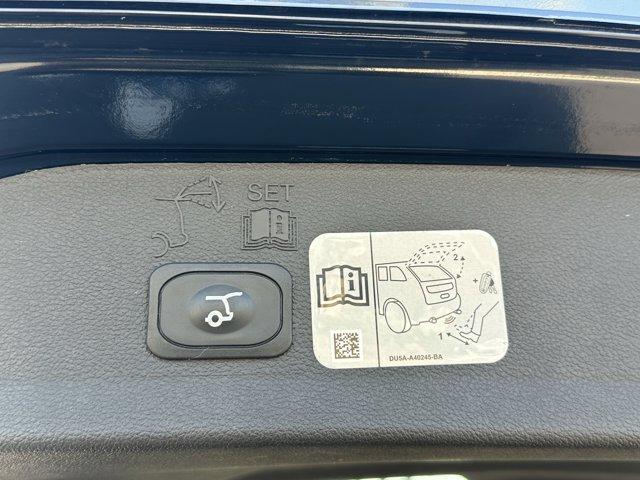 Photo of 2017 Shadow Black Ford Escape