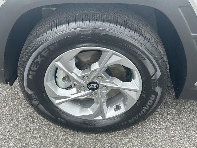 Photo of 2023 Shimmering Silver Hyundai TUCSON
