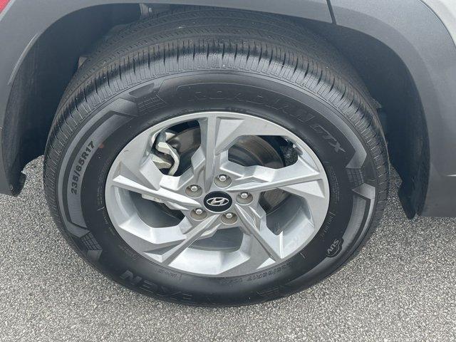 Photo of 2023 Shimmering Silver Hyundai TUCSON