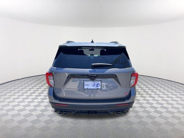 Photo of 2023 Carbonized Gray Metallic Ford Explorer
