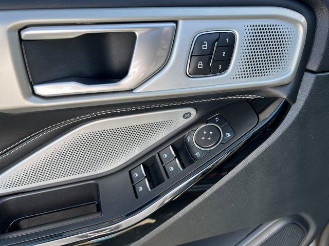 Photo of 2023 Carbonized Gray Metallic Ford Explorer