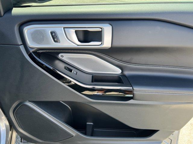 Photo of 2023 Carbonized Gray Metallic Ford Explorer
