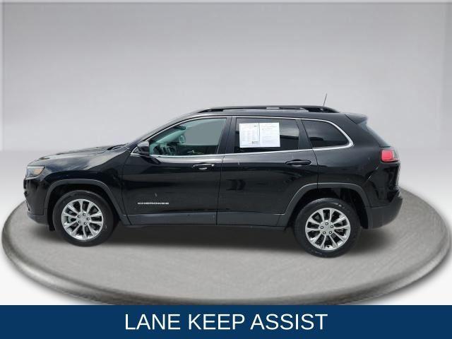 Photo of 2022 Diamond Black Jeep Cherokee
